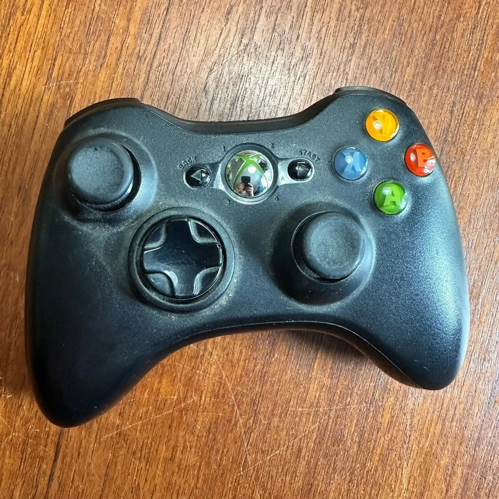 Microsoft Xbox 360 Wireless Controller Matte Black Dirty yet Sturdy Gaming